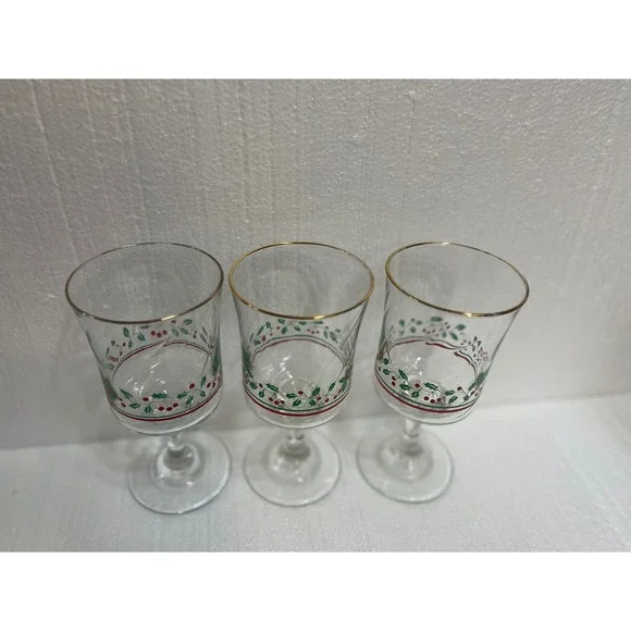 Set of 3 Vintage Holly Berry Wine Glasses Gold Rimmed Christmas Holiday - Picture 2 of 3
